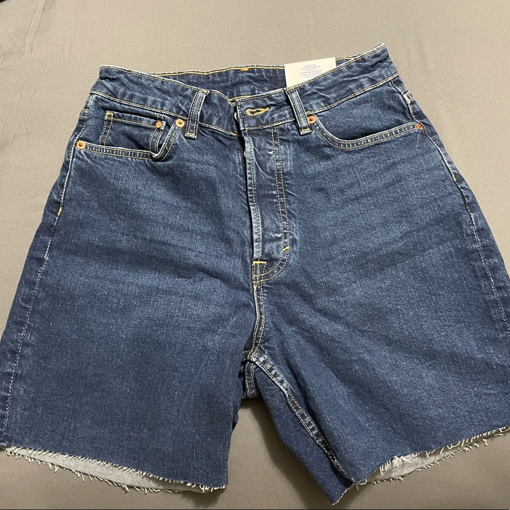 NWT: BRAND NEW: H&M JEAN SHORTS
